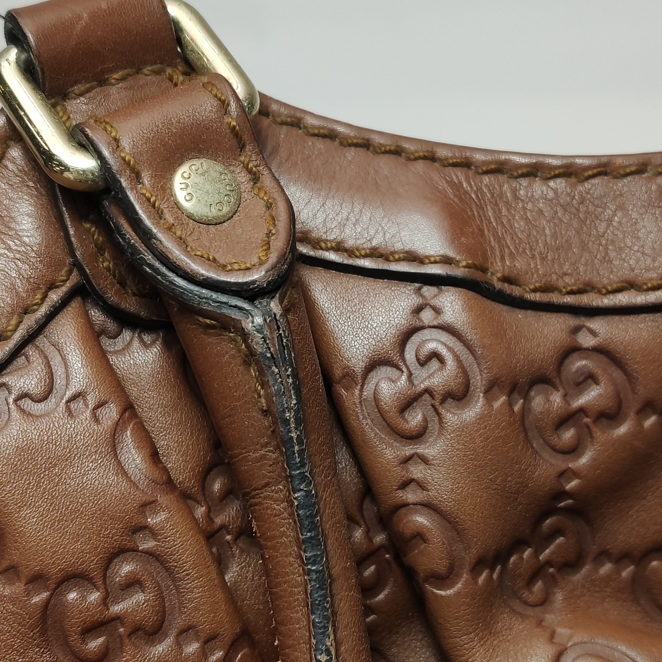 gucci sukey leather monogram bag